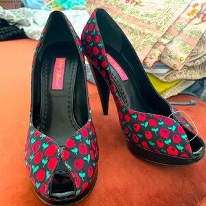 Vtg Betsey Johnson Pump Heels 6